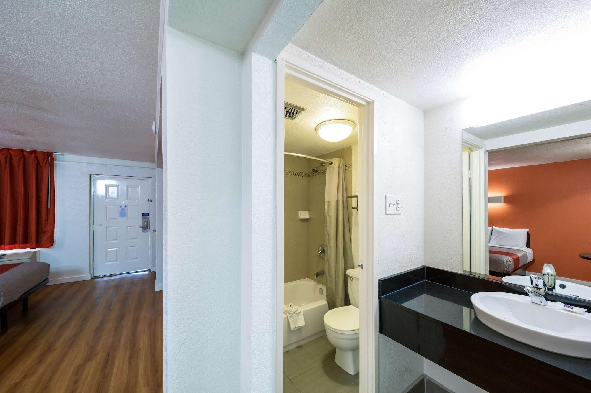 Motel 6-Dallas, Tx - 파머스브랜치 외부 사진