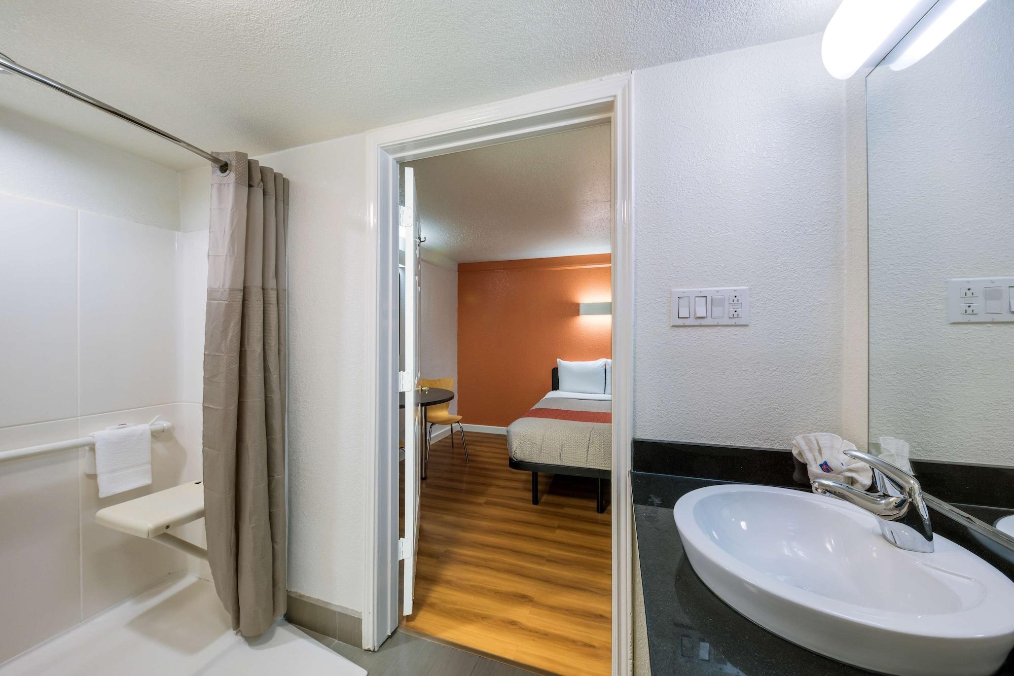 Motel 6-Dallas, Tx - 파머스브랜치 외부 사진