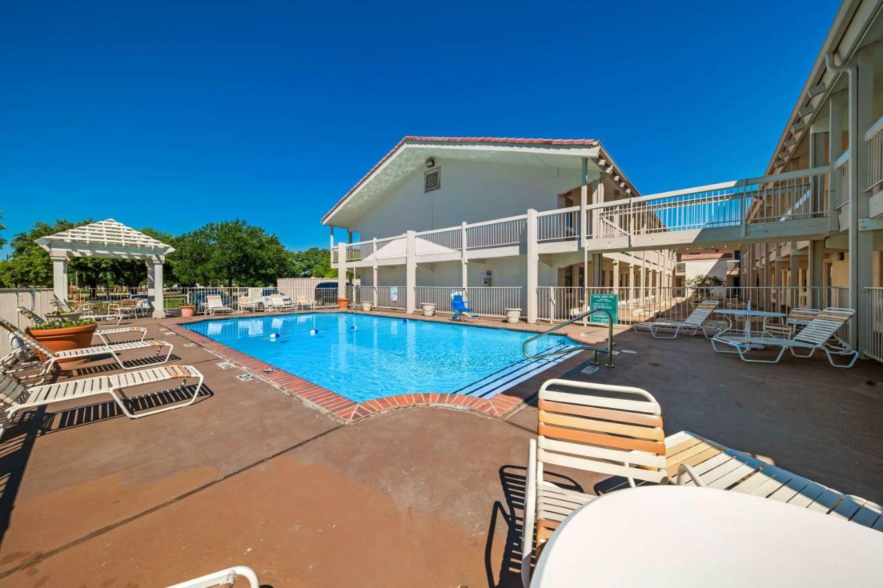 Motel 6-Dallas, Tx - 파머스브랜치 외부 사진