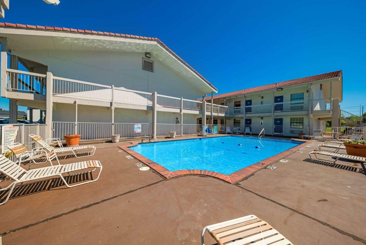 Motel 6-Dallas, Tx - 파머스브랜치 외부 사진